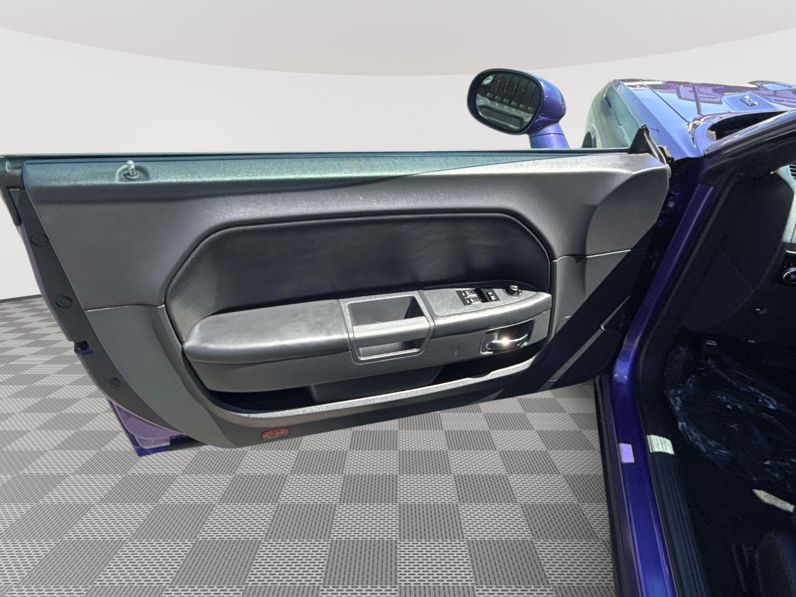 Used 2014 Dodge Challenger R/T RWD image 17