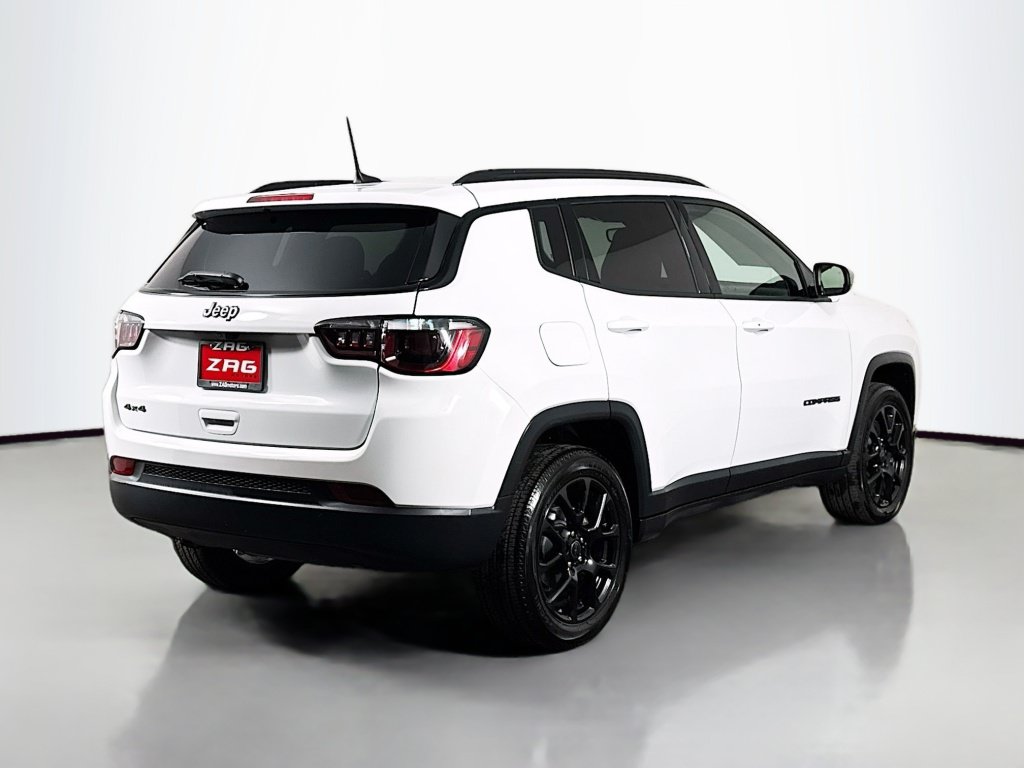 Used 2025 Jeep Compass Latitude w/ Altitude Special Edition AWD/4WD image 5