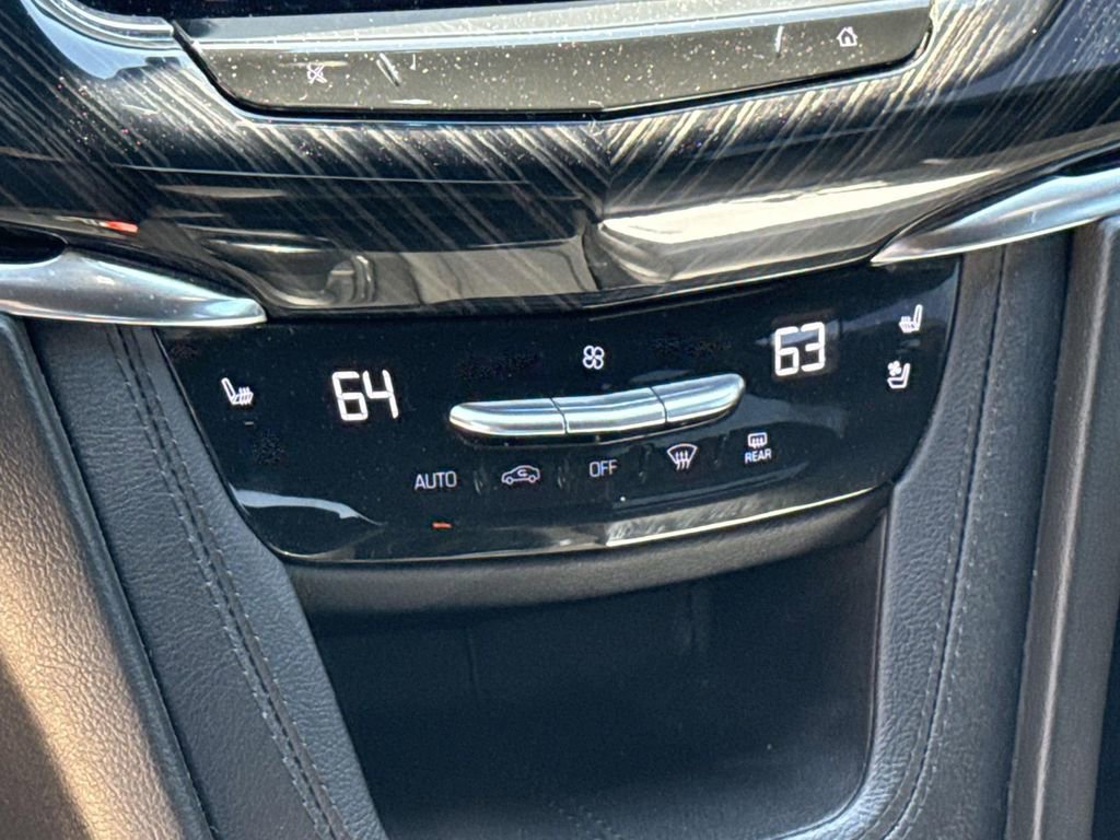 Used 2023 Cadillac XT6 Premium Luxury w/ Technology Package AWD/4WD image 35