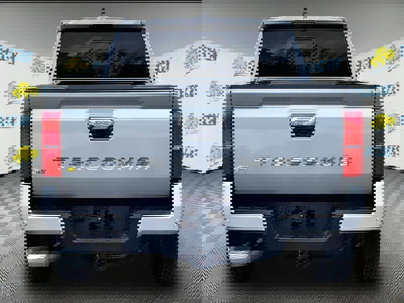 Used 2024 Toyota Tacoma Limited w/ Limited Package (LT) AWD/4WD image 5