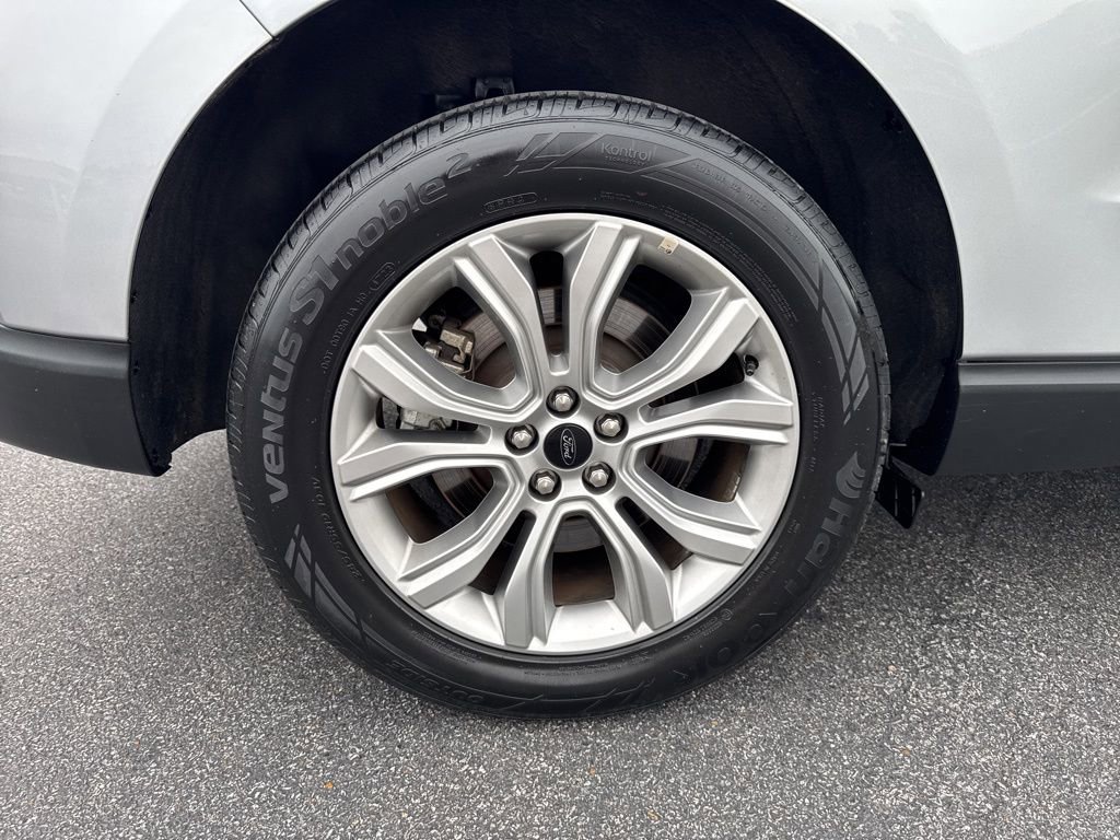 Used 2024 Ford Edge Titanium image 28