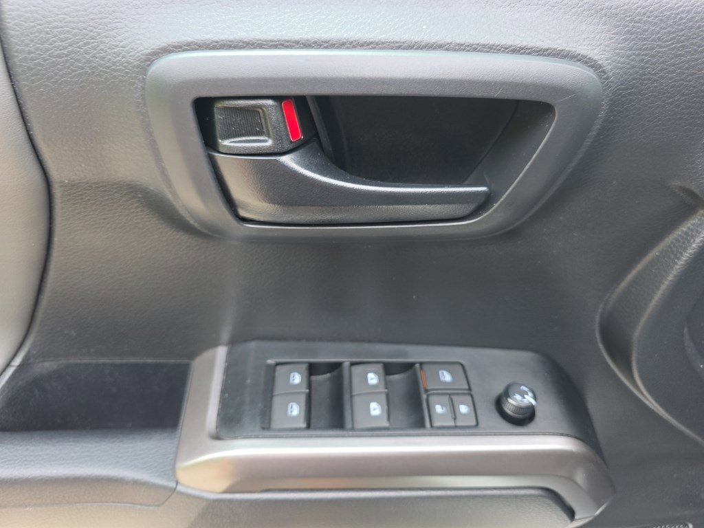 Used 2023 Toyota Tacoma SR5 w/ Technology Package RWD image 16