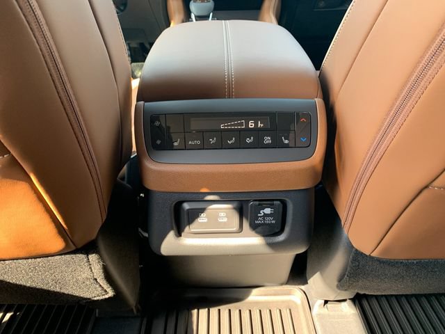 New 2026 Nissan Pathfinder Platinum AWD/4WD image 14