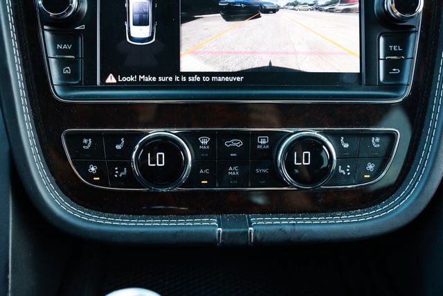 Used 2018 Bentley Bentayga AWD/4WD image 41