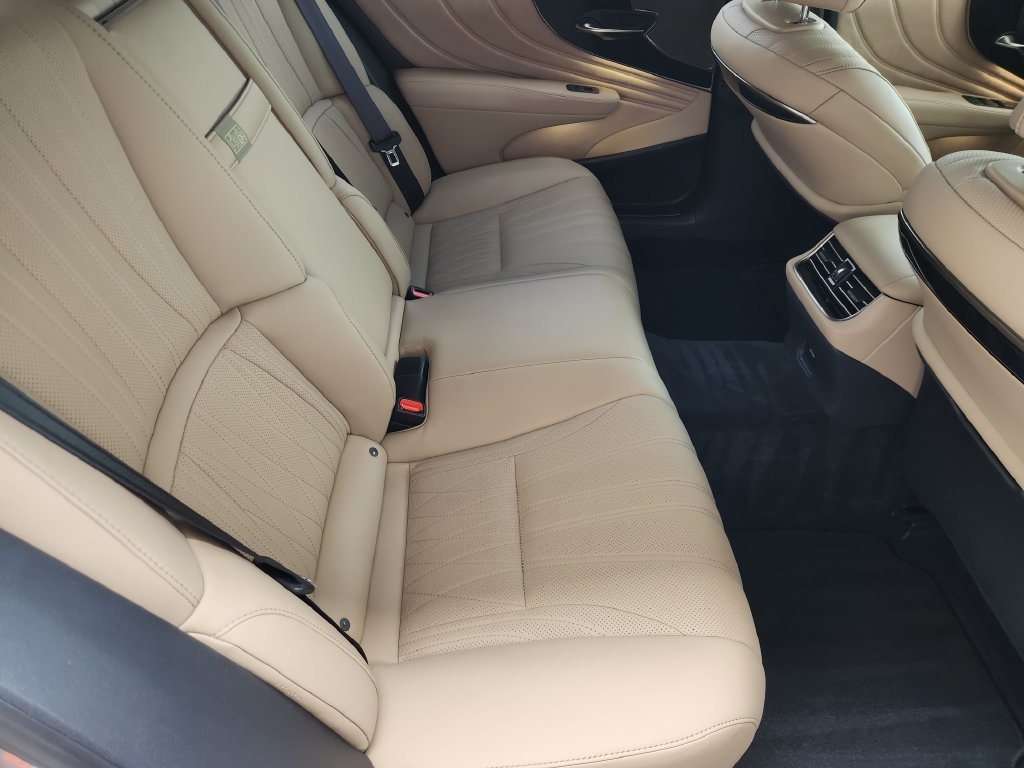 Used 2024 Lexus LS 500 w/ Interior Upgrade Package RWD image 31