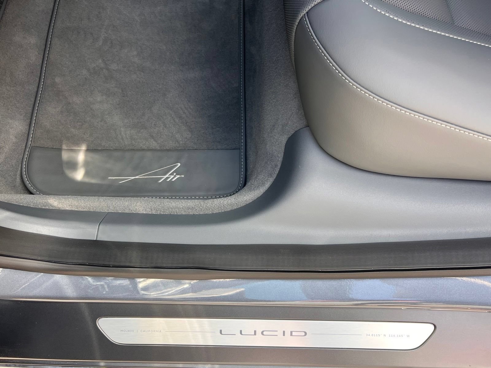 Used 2024 Lucid Air Touring AWD/4WD image 53