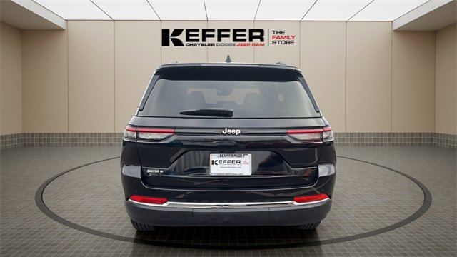 Certified 2025 Jeep Grand Cherokee Laredo X w/ Luxury Tech Group I image 4