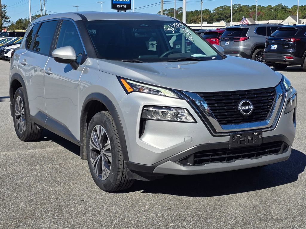 Used 2023 Nissan Rogue SV image 1