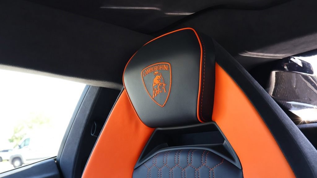 Used 2024 Lamborghini Revuelto AWD/4WD image 25