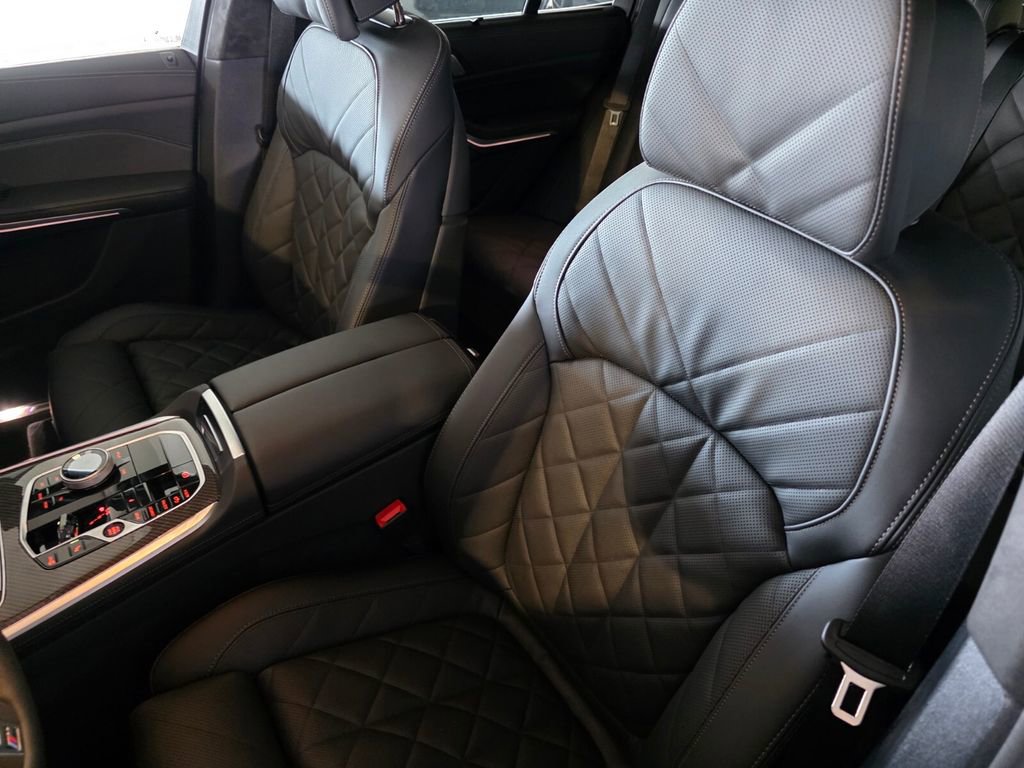 New 2026 BMW X5 M60i w/ Executive Package image 9