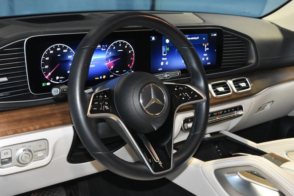 Used 2024 Mercedes-Benz GLE 350 4MATIC image 2