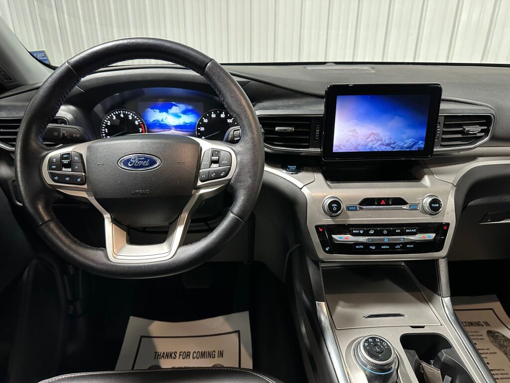 Used 2022 Ford Explorer XLT w/ Equipment Group 202A AWD/4WD image 8