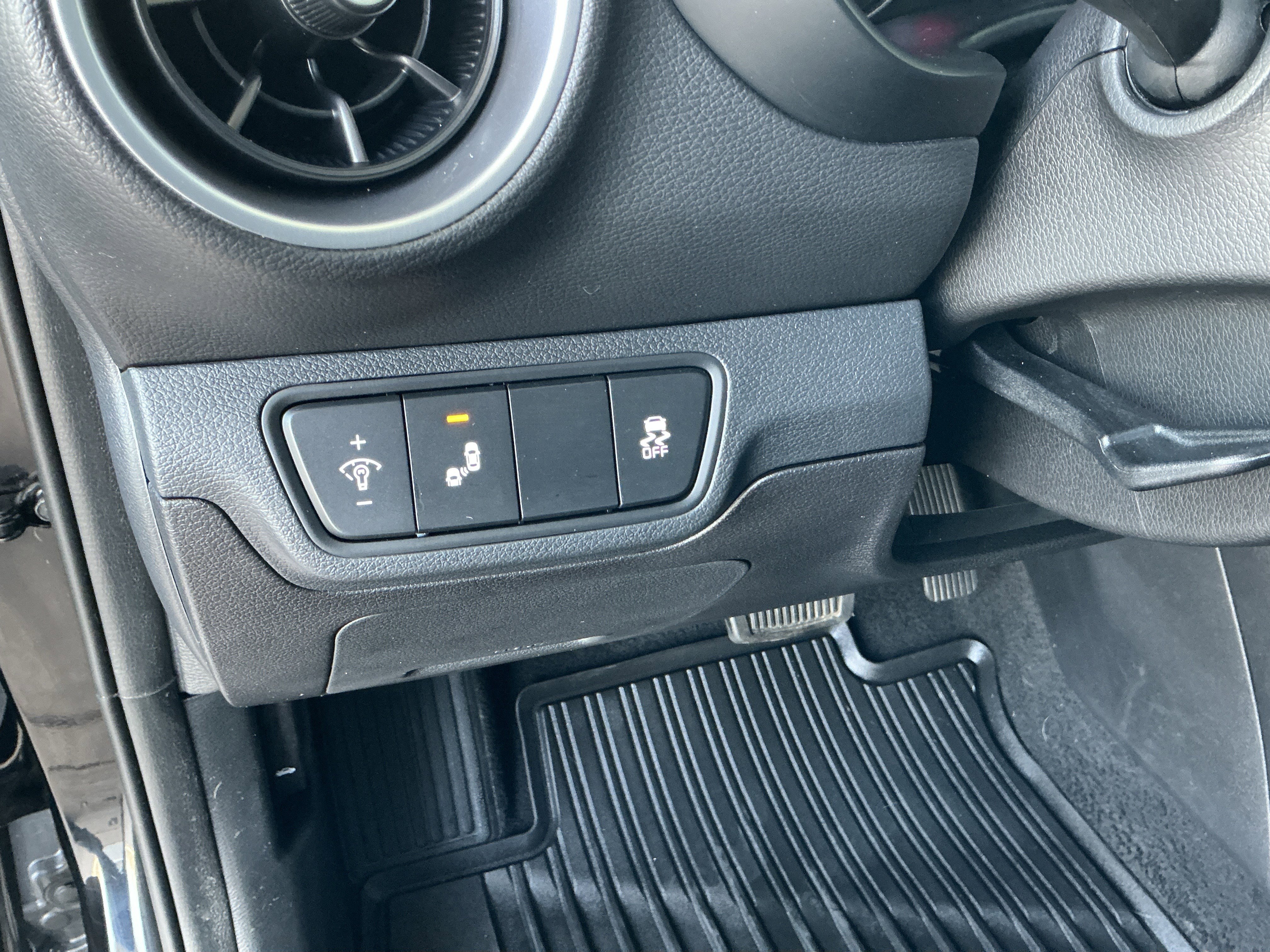 Used 2023 Kia Forte LXS w/ LXS Technology Package image 30