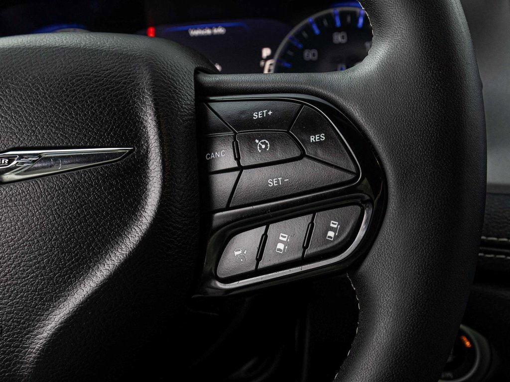 Used 2023 Chrysler Pacifica Touring-L w/ S Appearance Package image 23