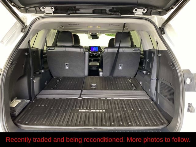 Used 2023 Toyota Highlander XLE AWD/4WD image 8