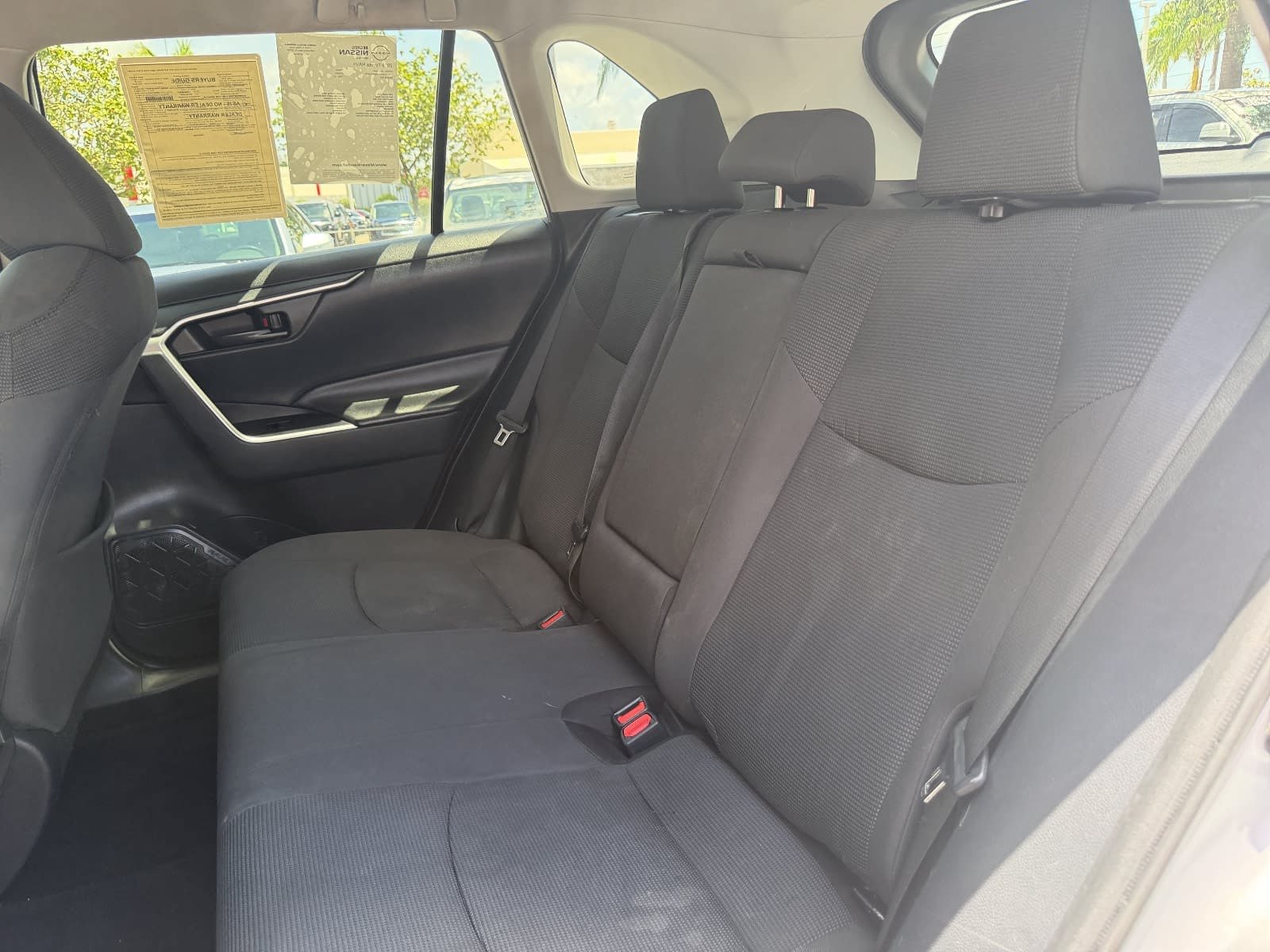 Used 2019 Toyota RAV4 LE FWD image 13