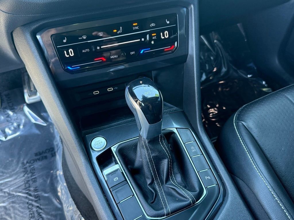 Used 2023 Volkswagen Tiguan SE R-Line image 17