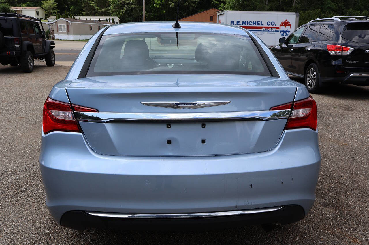 Used 2013 Chrysler 200 Touring FWD image 8