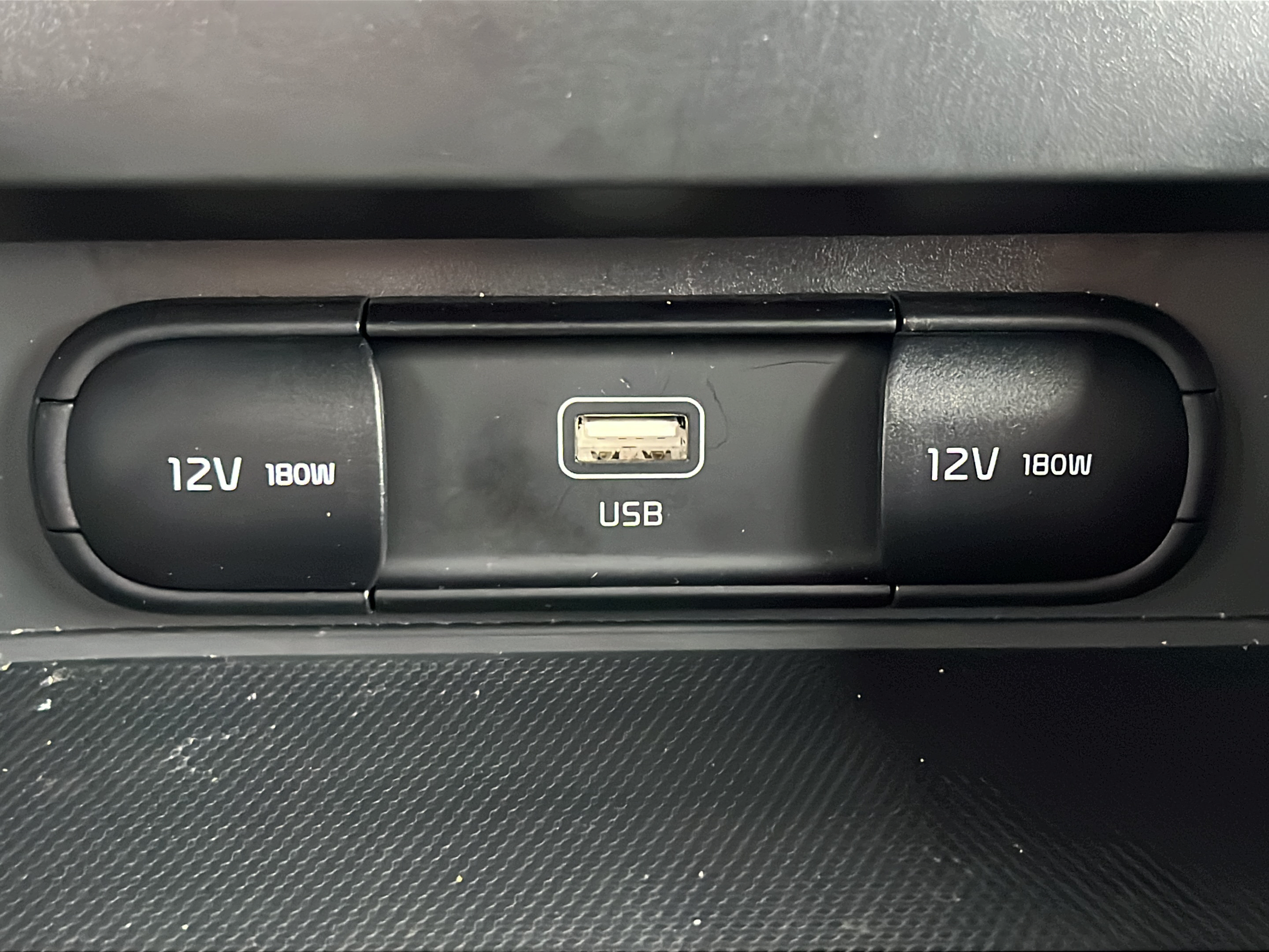 Certified 2025 Kia Soul LX w/ LX Technology Package FWD image 16
