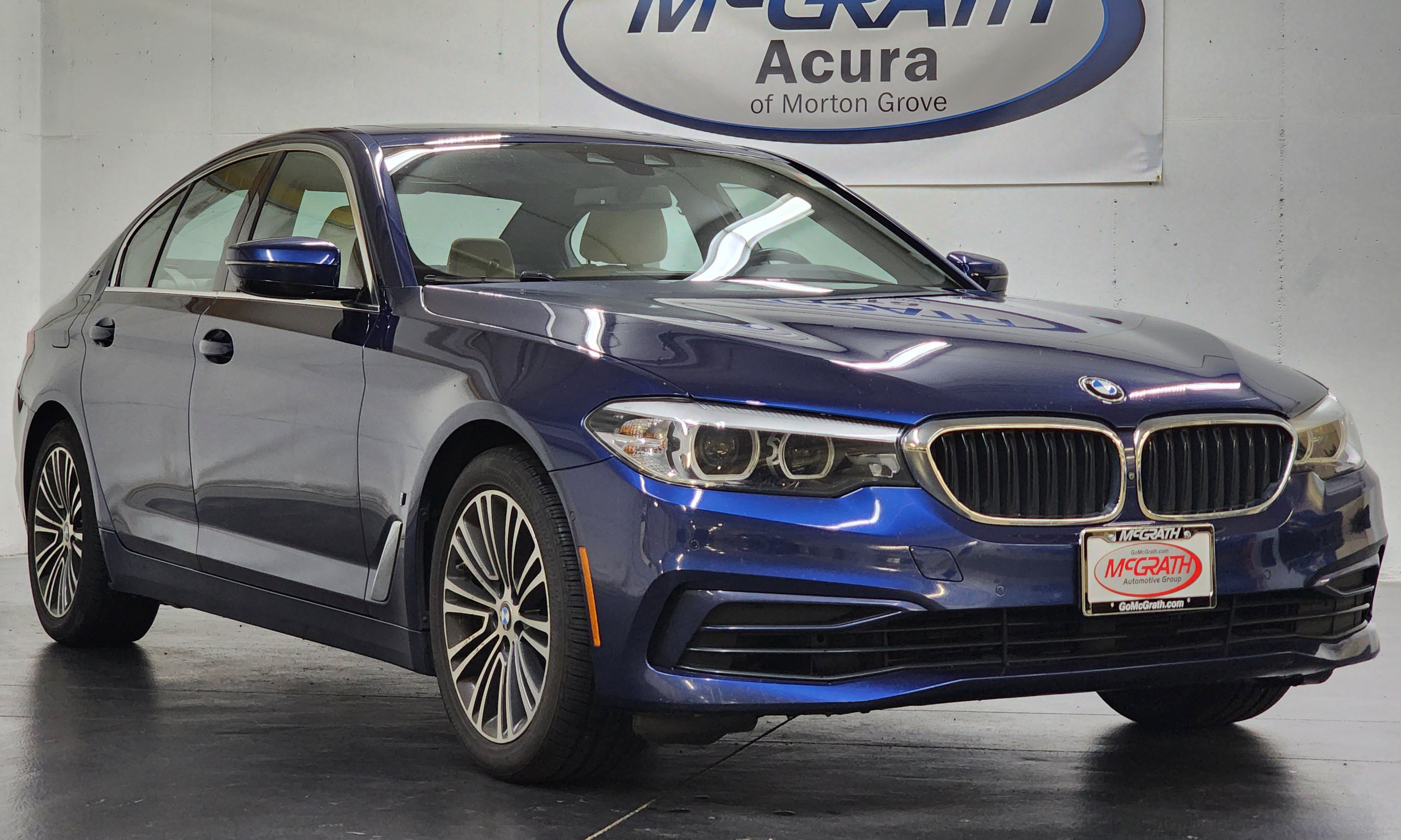 Used 2019 BMW 530e xDrive w/ Premium Package AWD/4WD image 2