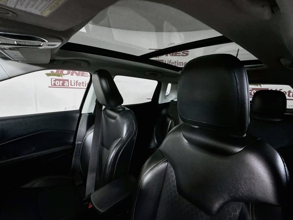 Used 2018 Jeep Compass Latitude AWD/4WD image 11