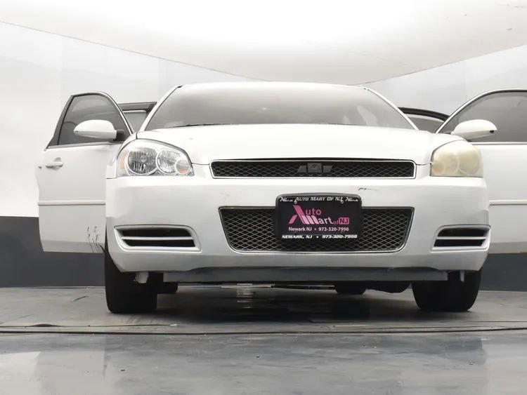 Used 2013 Chevrolet Impala LT w/ LT Sunroof Package FWD image 11