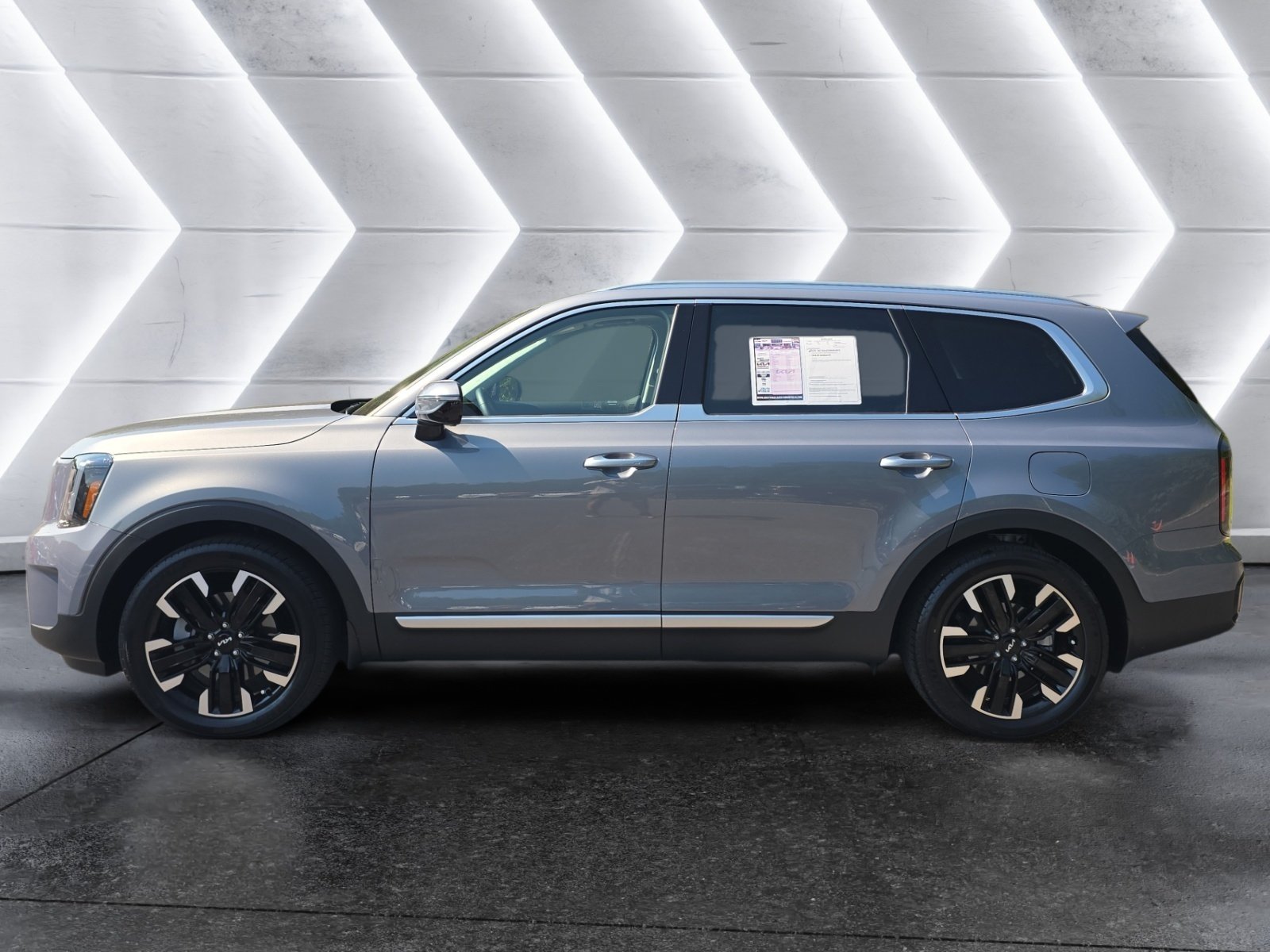 Used 2025 Kia Telluride SX Prestige AWD/4WD image 2