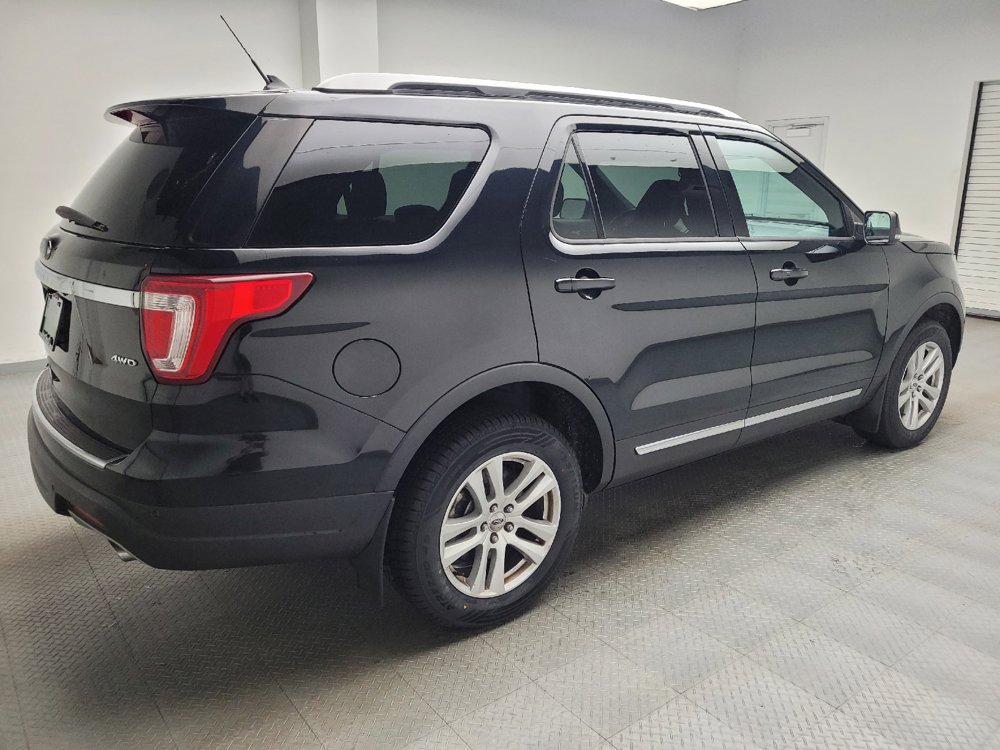 Used 2018 Ford Explorer XLT w/ Equipment Group 202A AWD/4WD image 10