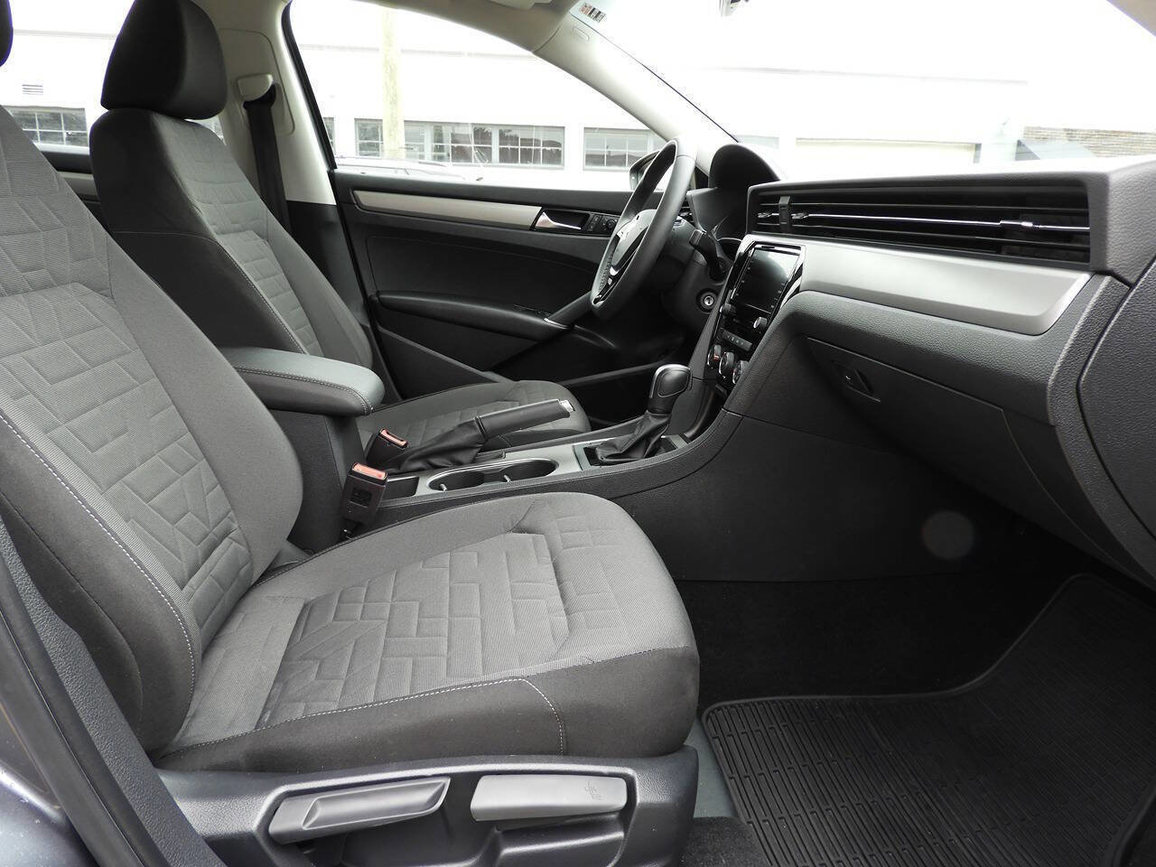 Used 2021 Volkswagen Passat 2.0T S w/ Luggage Net & Mats Package image 32