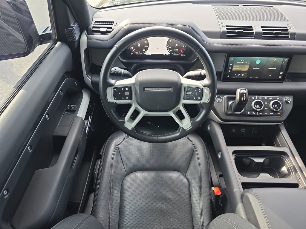 Used 2024 Land Rover Defender 90 S image 20
