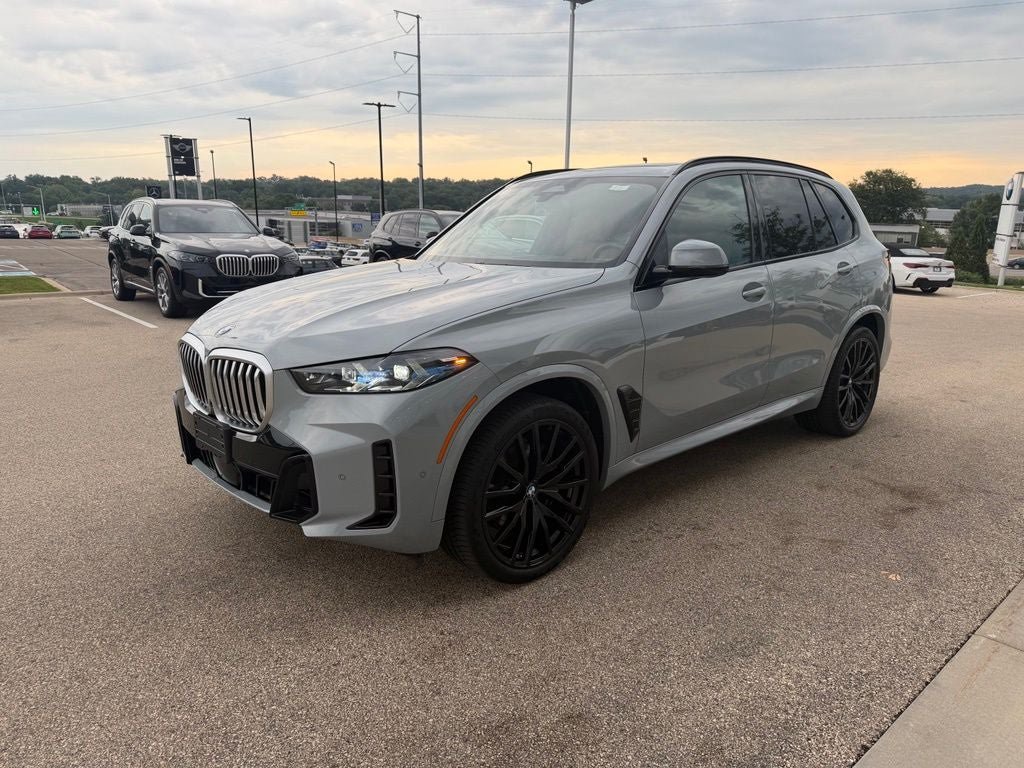 Used 2026 BMW X5 xDrive40i w/ M Sport Package AWD/4WD image 7