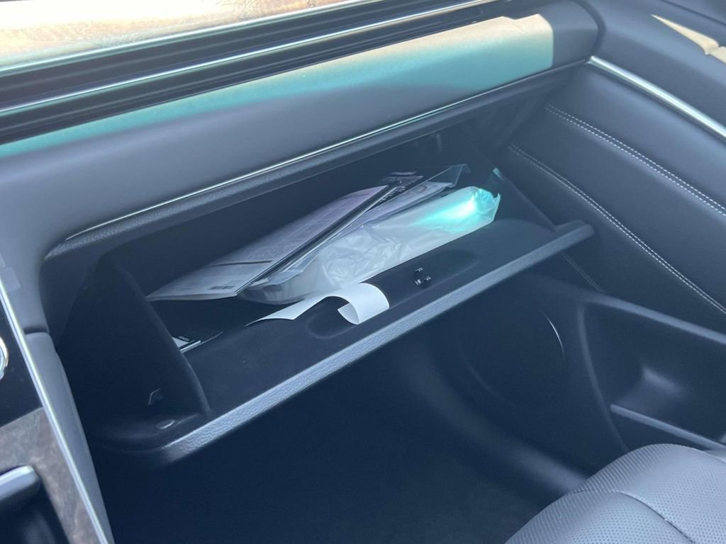 New 2025 Genesis GV80 2.5T Advanced image 32