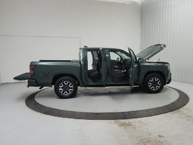 Used 2023 Nissan Frontier SV w/ SV Convenience Package RWD image 17
