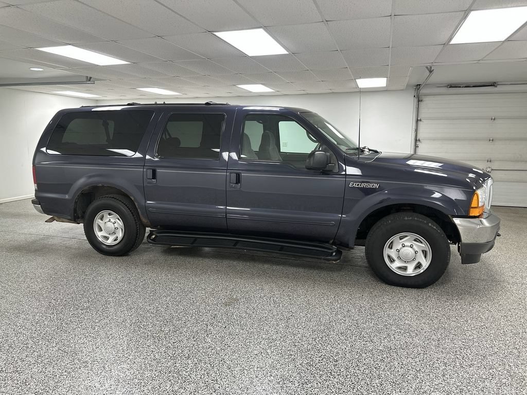 Used 2000 Ford Excursion XLT RWD image 1