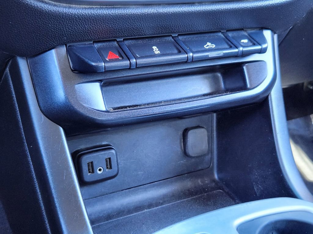 Used 2021 Chevrolet Colorado LT AWD/4WD image 11