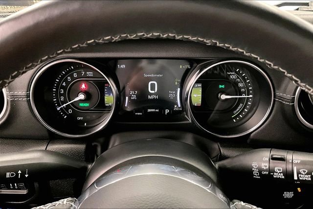 Used 2022 Jeep Wrangler Unlimited Sahara w/ Cold Weather Group image 26