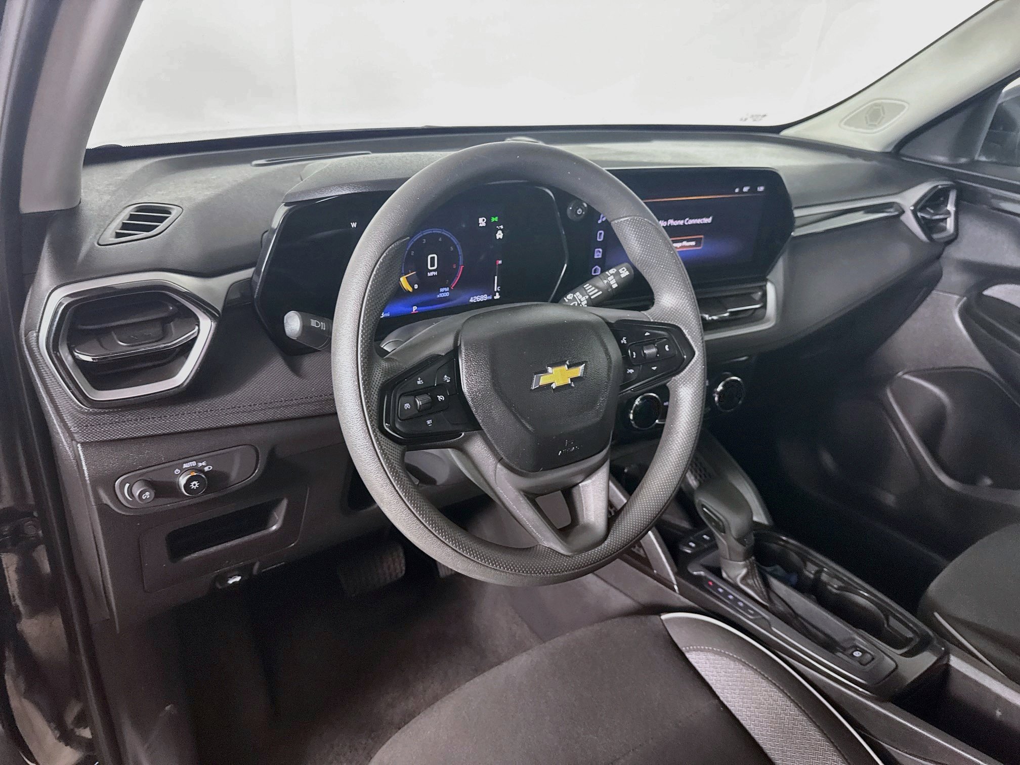 Used 2025 Chevrolet TrailBlazer LT FWD image 8