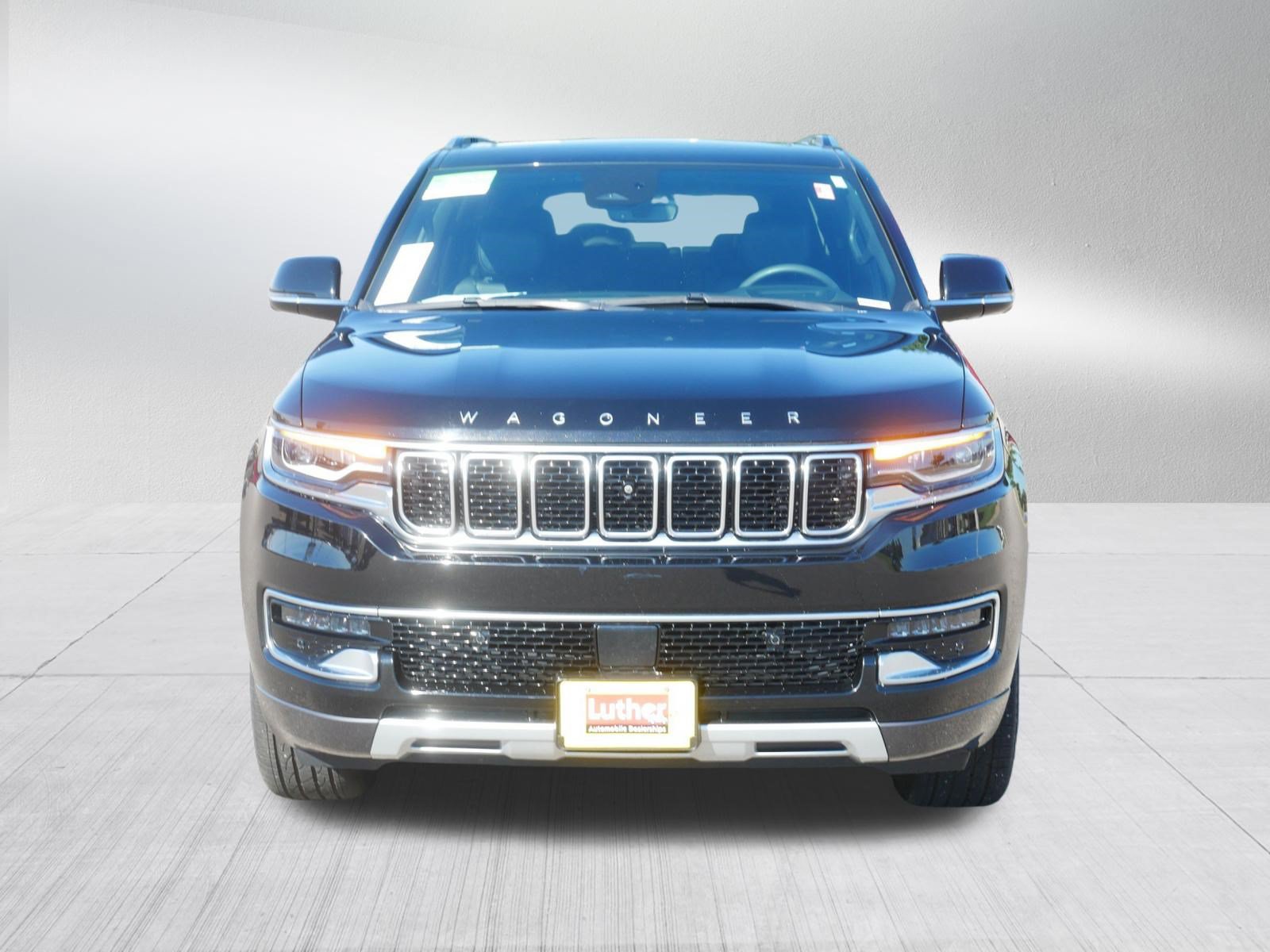 Certified 2022 Jeep Wagoneer Series II w/ Convenience Group I AWD/4WD image 2