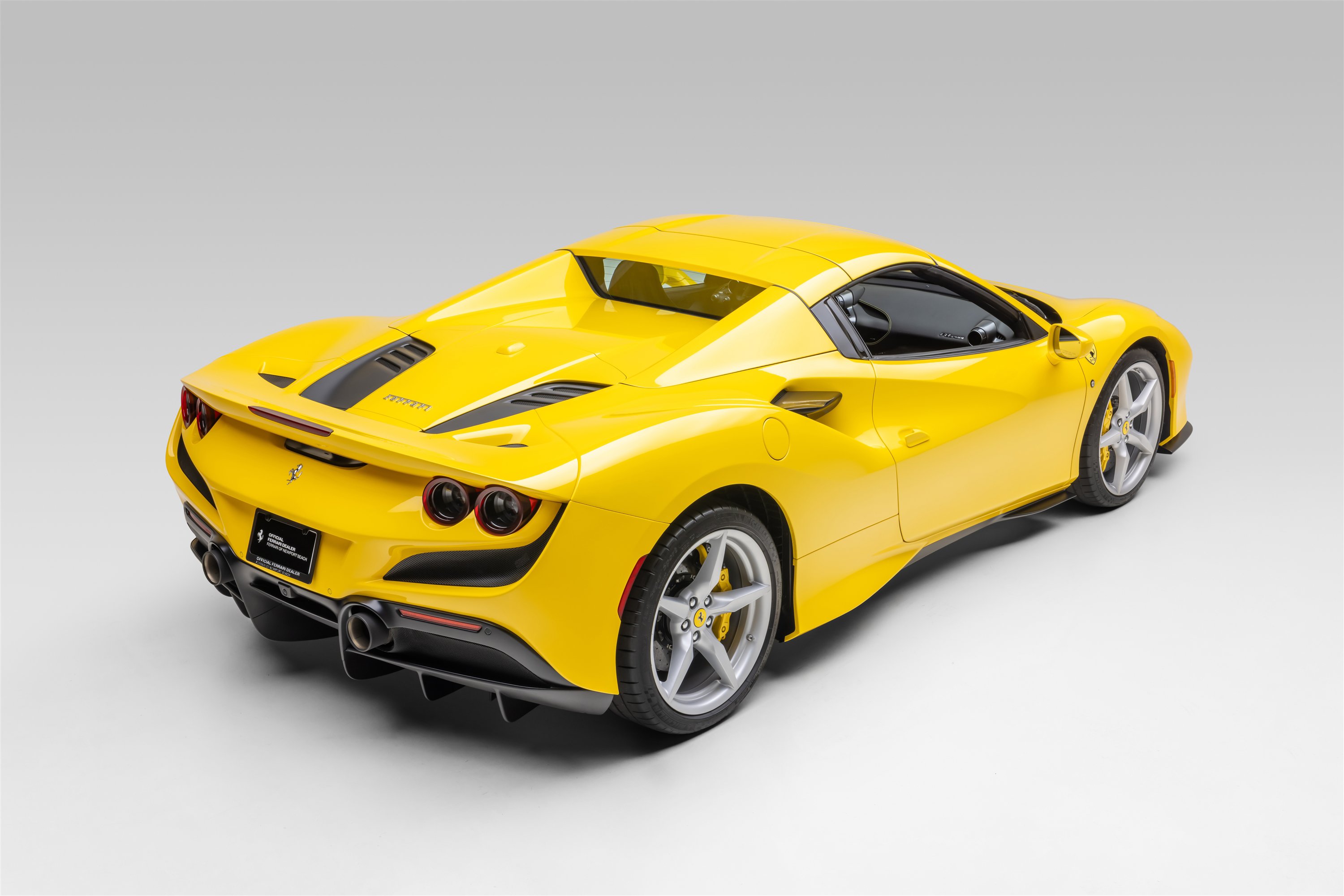 Certified 2022 Ferrari F8 Tributo RWD image 14