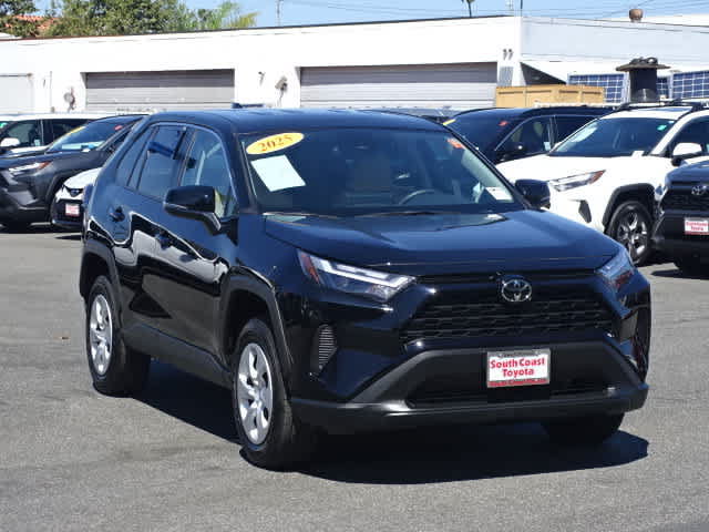 Certified 2025 Toyota RAV4 LE AWD/4WD image 2