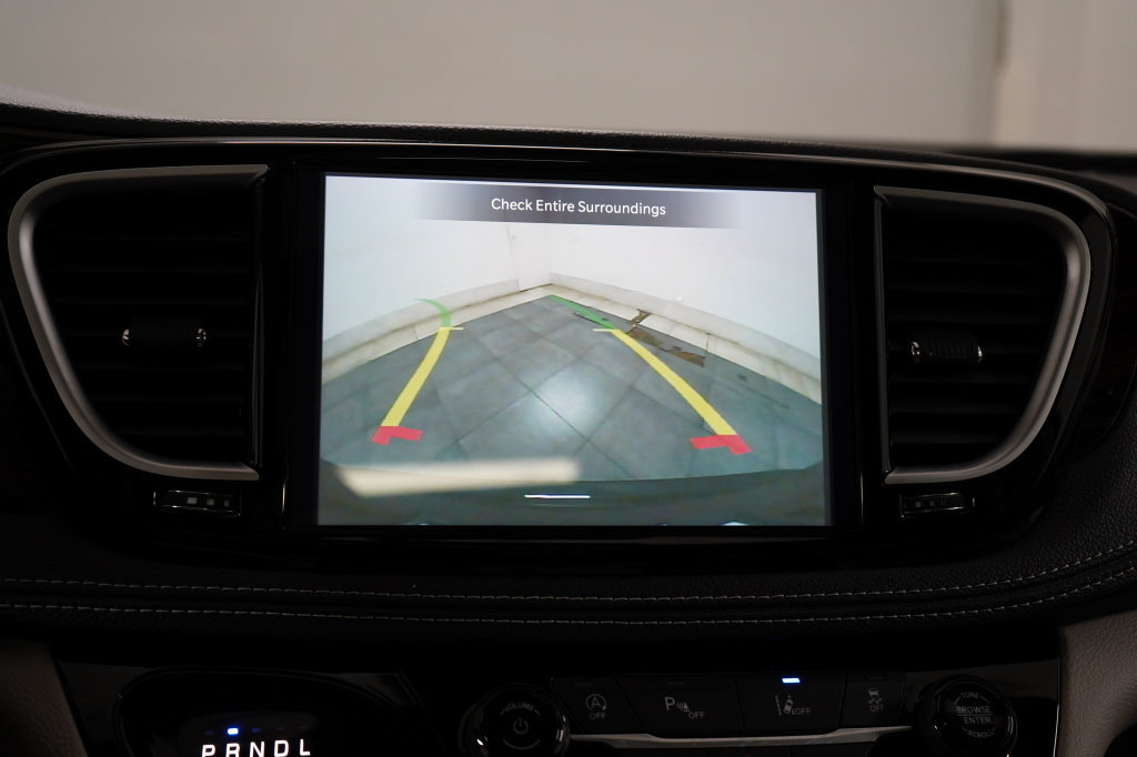 Certified 2024 Chrysler Pacifica Limited AWD/4WD image 28