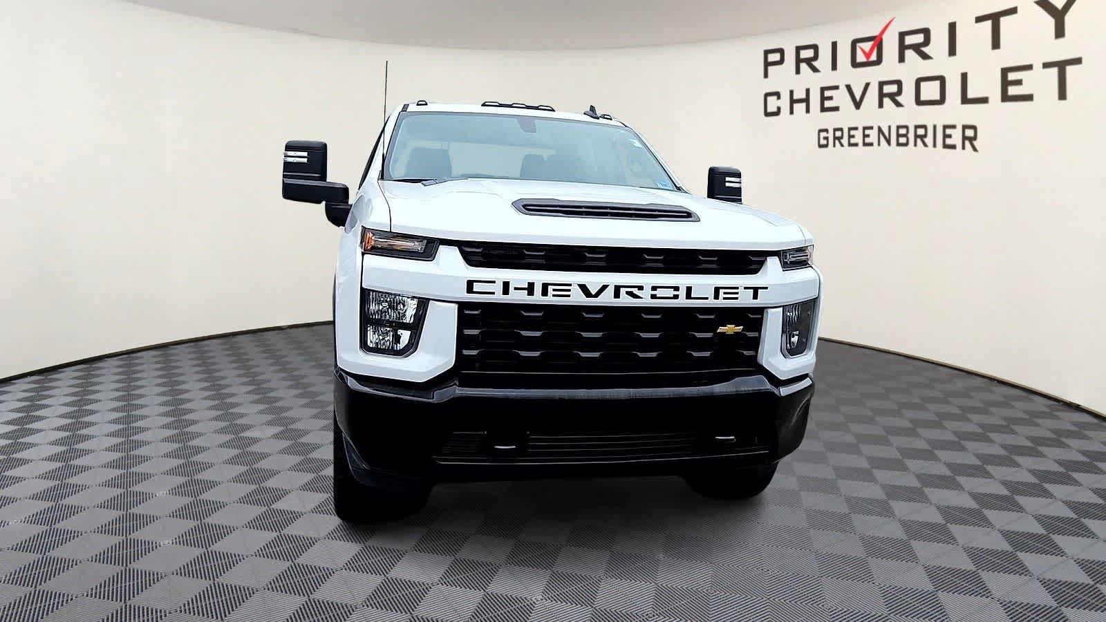 Used 2023 Chevrolet Silverado 2500 Custom w/ Custom Convenience Package AWD/4WD image 3