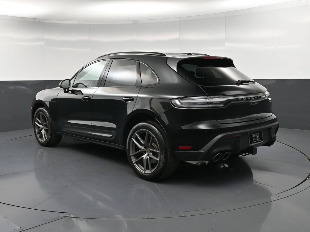 Certified 2024 Porsche Macan Turbo AWD/4WD image 3