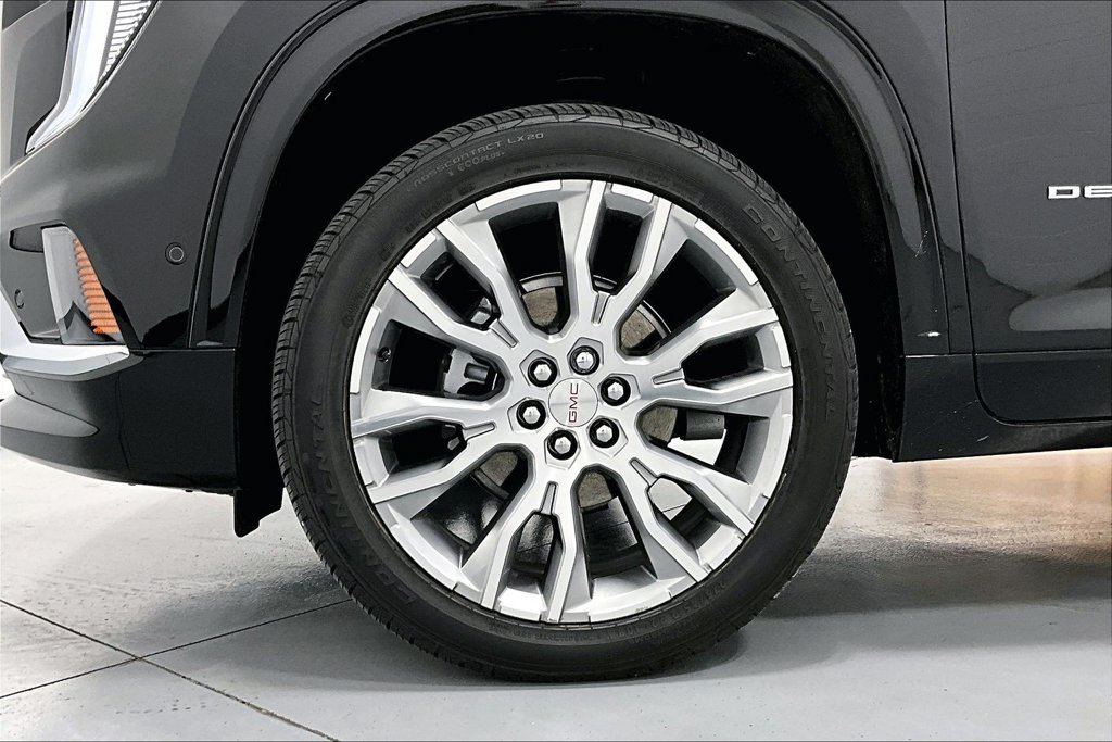 Used 2025 GMC Acadia Denali w/ Super Cruise Package FWD image 10