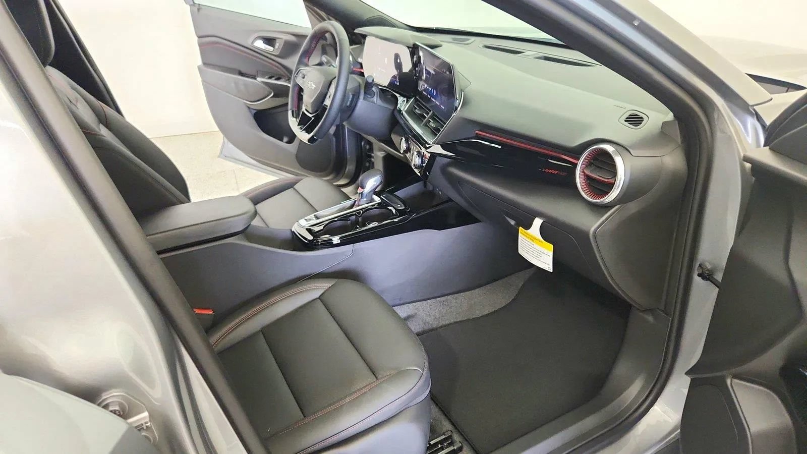 New 2026 Chevrolet Trax RS w/ Driver Confidence Package FWD image 28