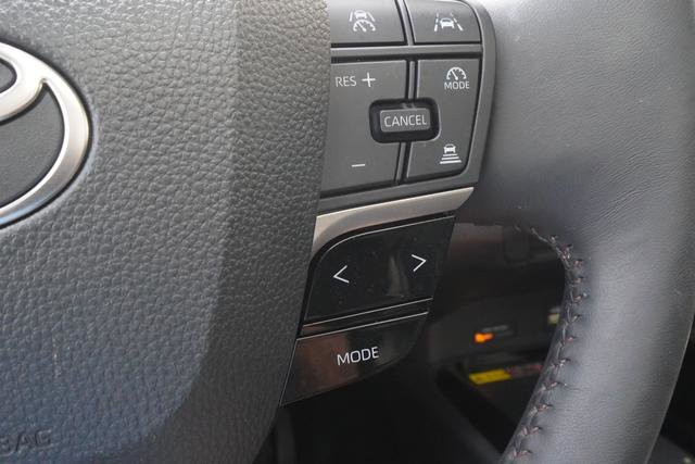 Used 2025 Toyota Camry XLE image 15