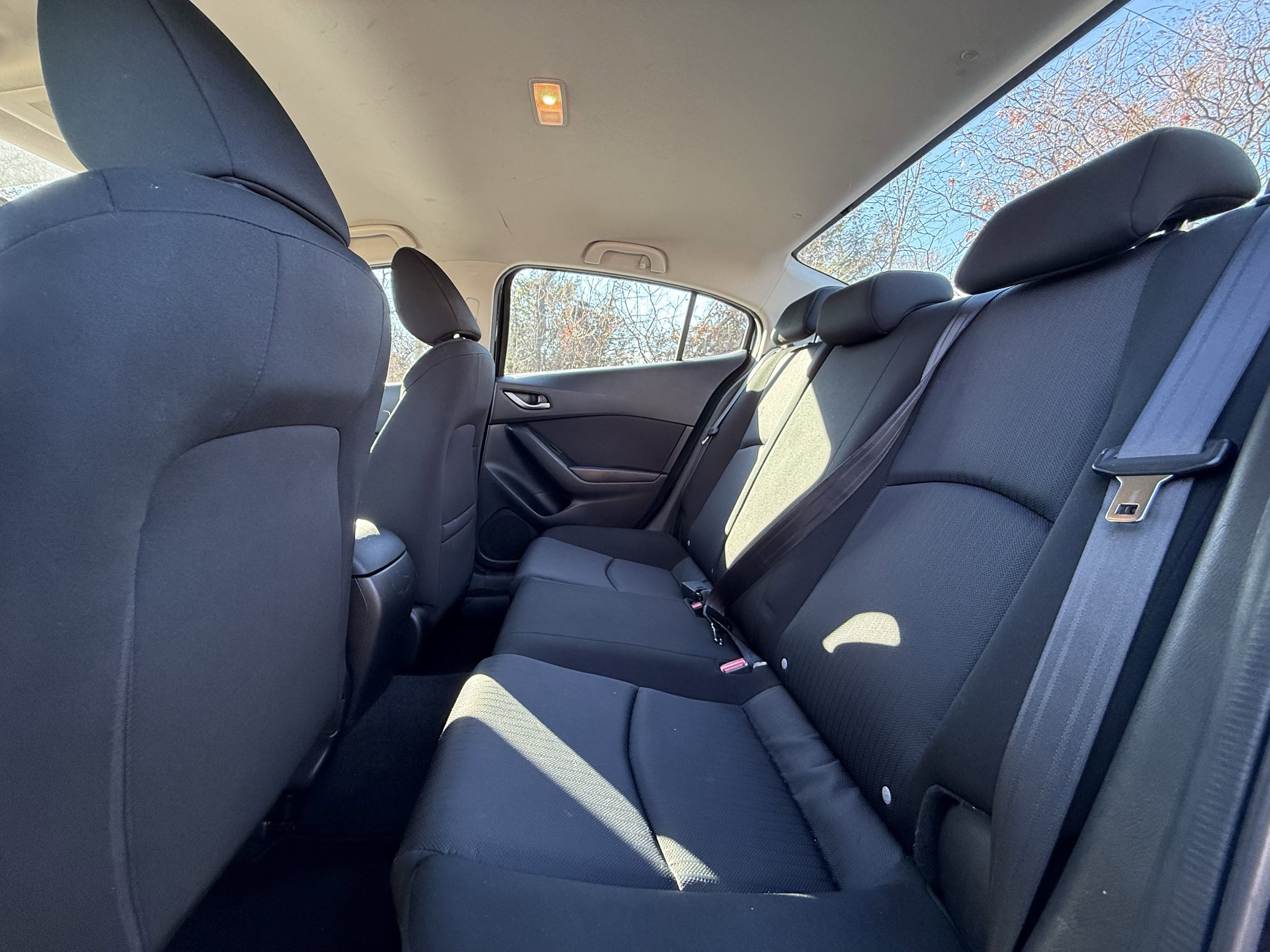 Used 2014 MAZDA MAZDA3 i Sport image 26