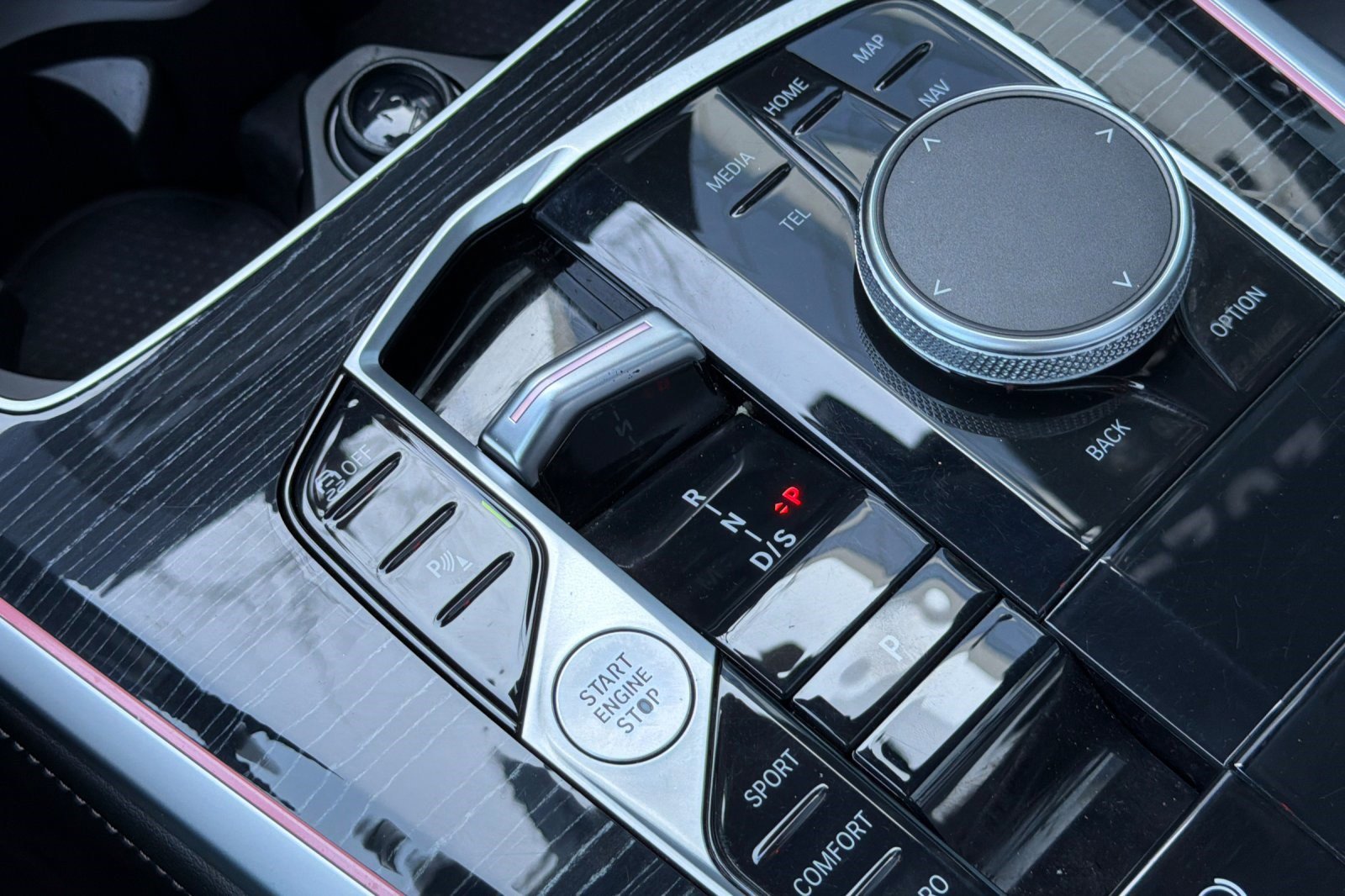 Certified 2024 BMW X5 xDrive40i w/ M Sport Package image 28