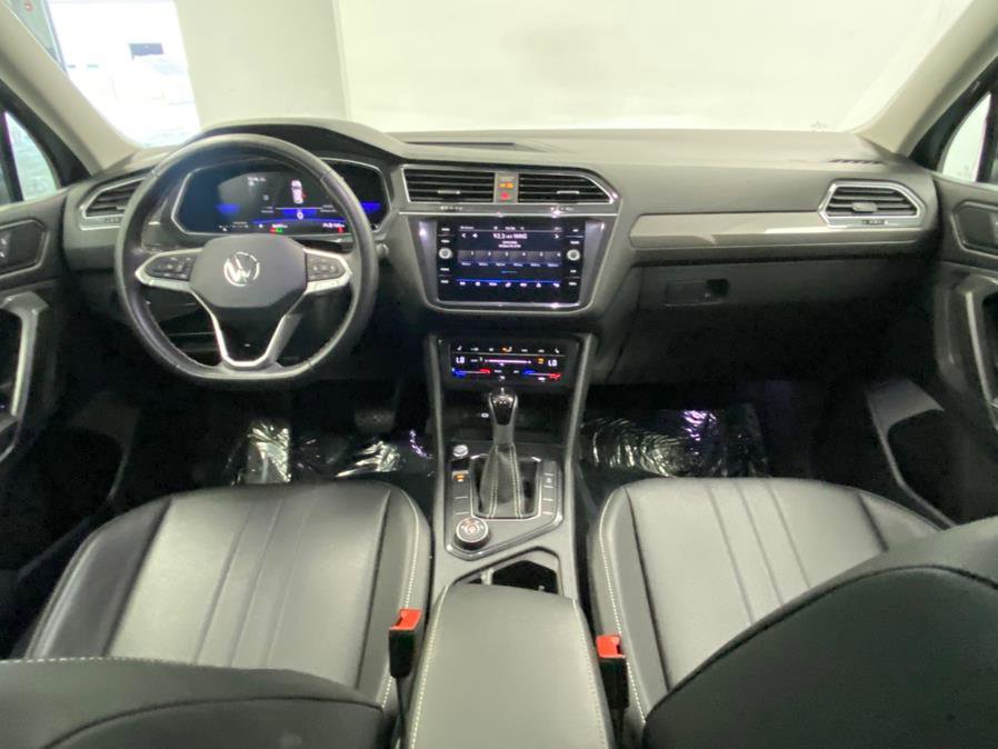 Used 2023 Volkswagen Tiguan SE AWD/4WD image 25