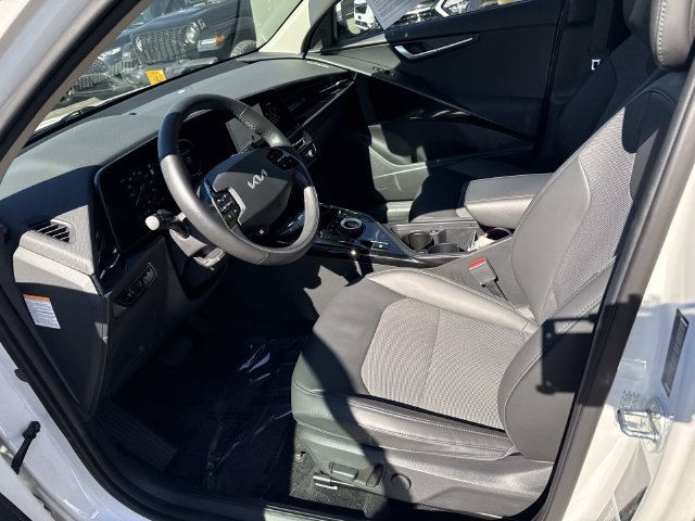 Used 2023 Kia Niro Wind w/ Wind Preserve Package FWD image 14
